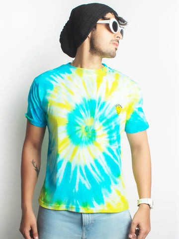 Tie and dye tshirt, blue and yellow spiral print, y2k stylish, skream tshirt